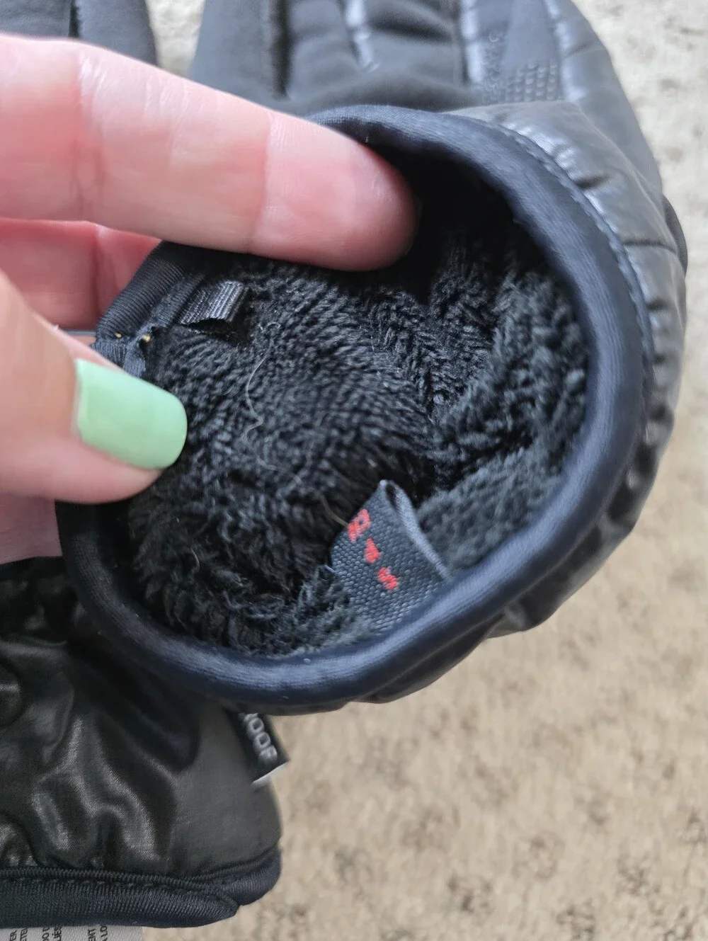 Head Black Quilted Gloves